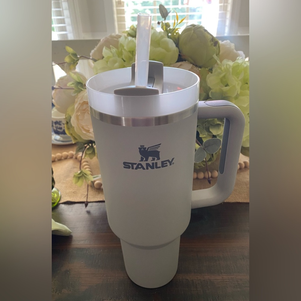 Stanley The Quencher H2.O 40oz Matte Gray Travel Tumbler With Lid/Straw